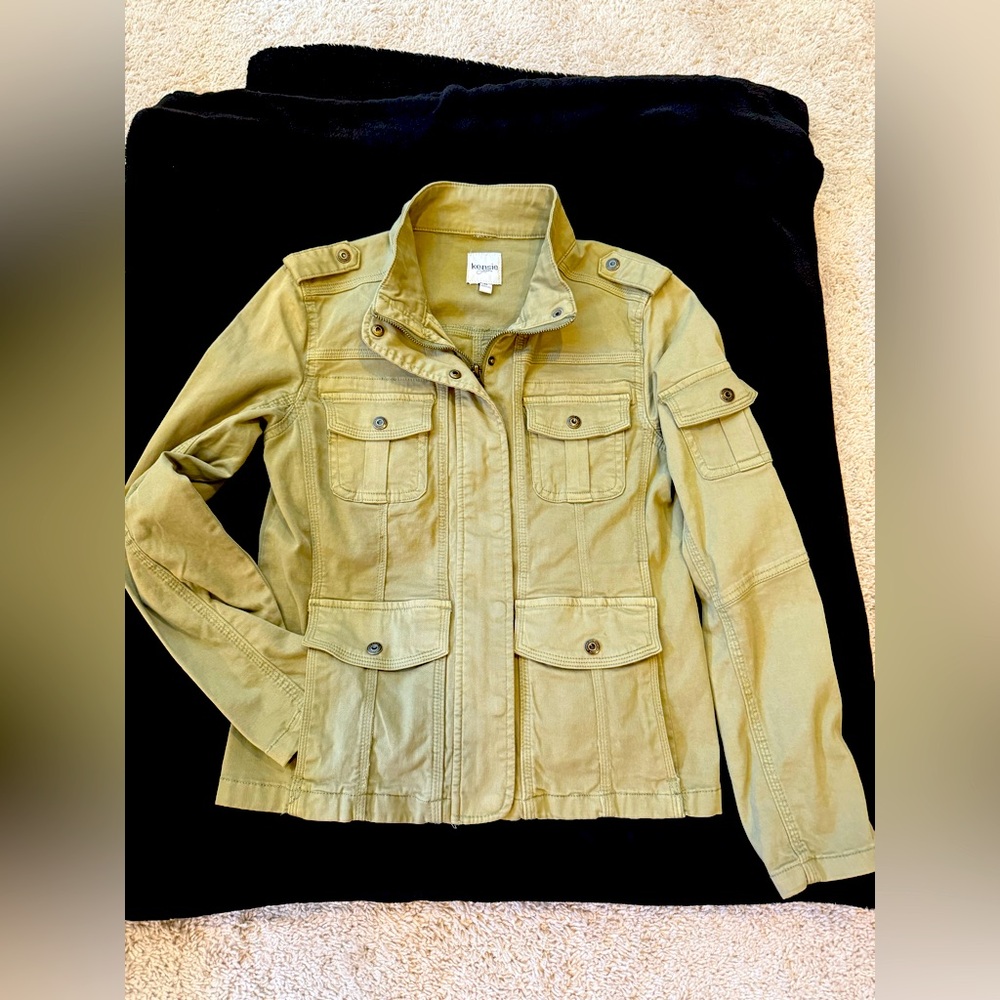 Kensie SZ M olive green Utility Jacket.Patch pockets zip & snap front.
